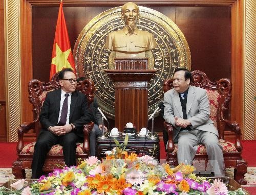 Le consul général d’honneur du Vietnam à Busan reçu par des dirigeants vietnamiens - ảnh 1